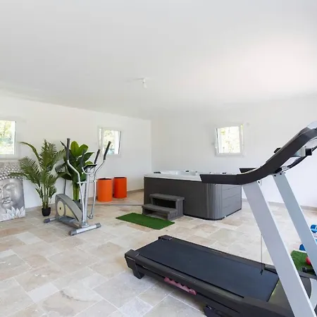 Villa Superbe La Grande Bastide Avec Piscine, Jardin, Climatisation Et Salle De Sport